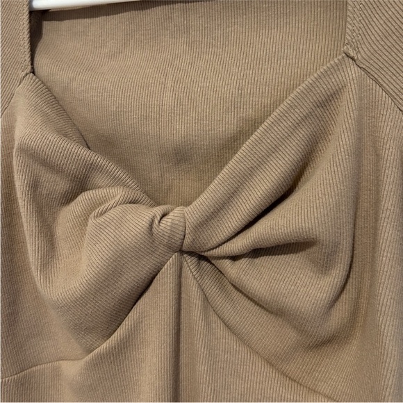 Abercrombie & Fitch Tan Long Sleeve Twist Front Top - Picture 5 of 6